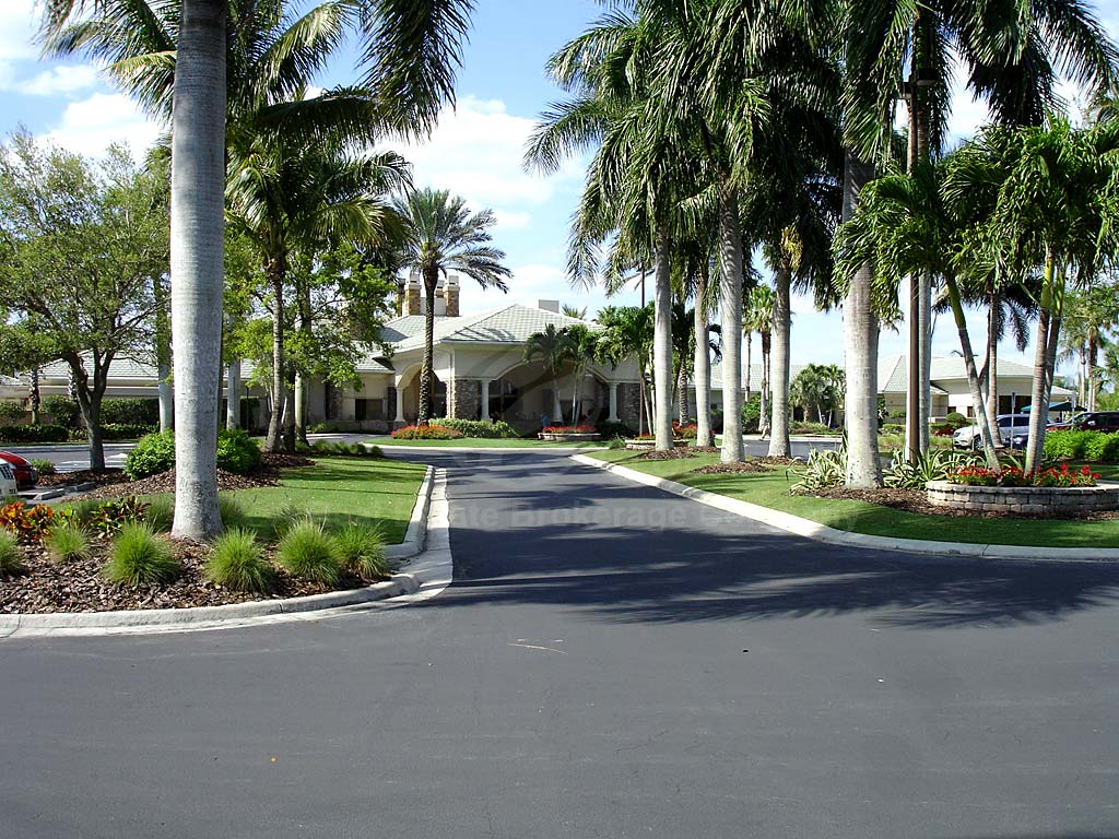 Heritage Palms Entrance